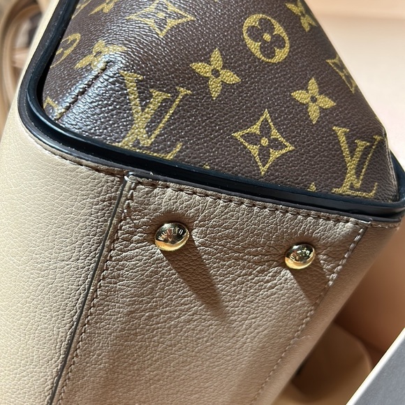 Louis Vuitton Kimono Shoulder Bag. Beige and brown monogram.Luxury Louis Vuitton - Picture 13 of 17